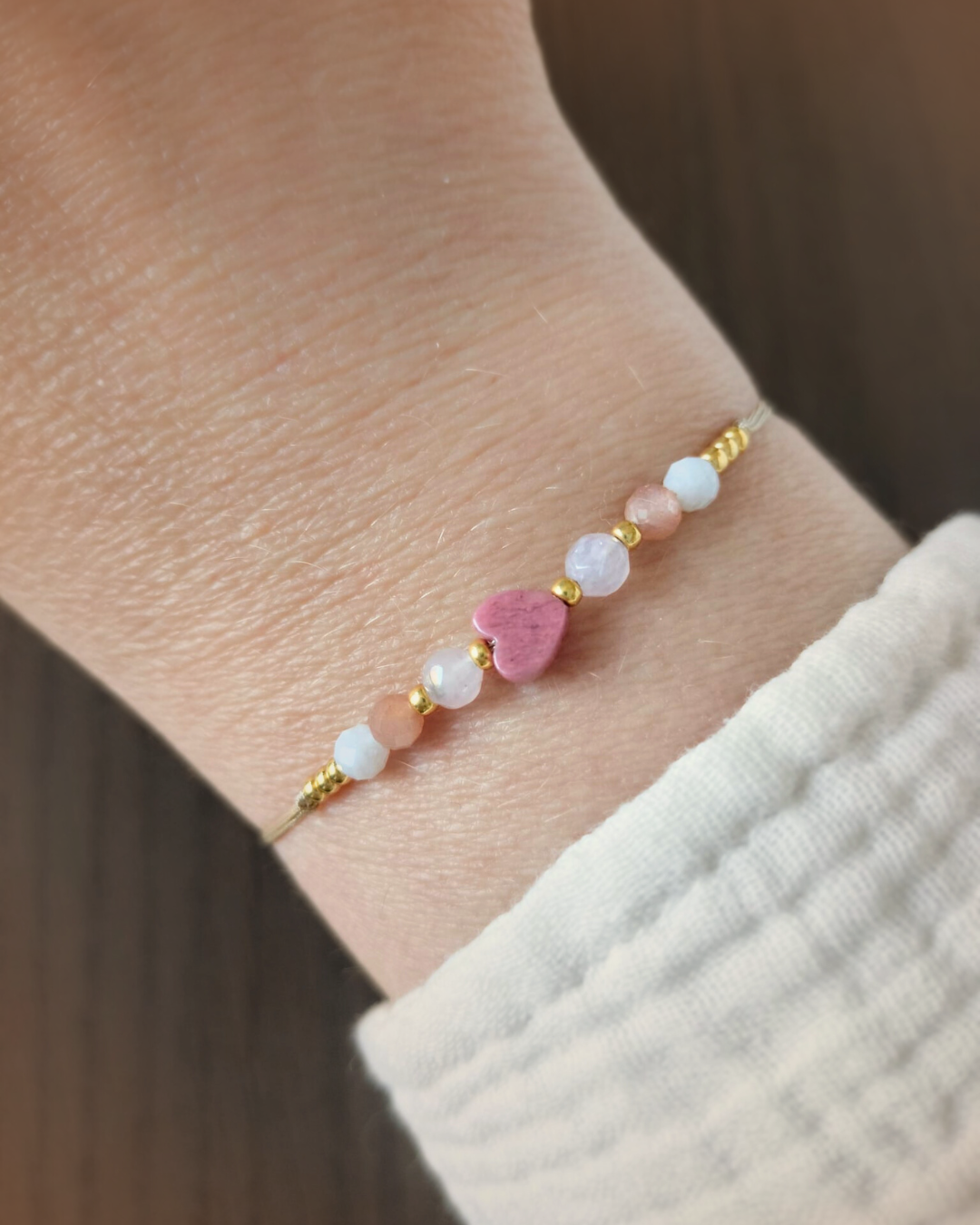 Zussenarmbandje met Edelstenen – Rhodoniet, Rozenkwarts, Perzik & Witte Maansteen