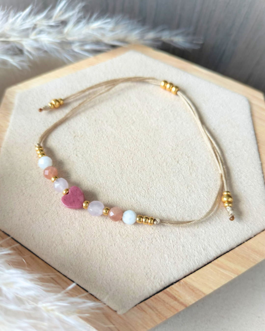 Zussenarmbandje met Edelstenen – Rhodoniet, Rozenkwarts, Perzik & Witte Maansteen