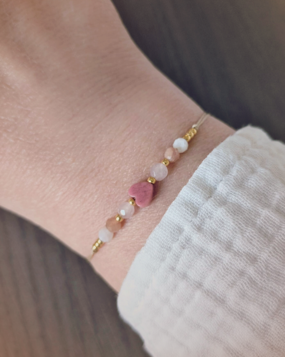 Zussenarmbandje met Edelstenen – Rhodoniet, Rozenkwarts, Perzik & Witte Maansteen