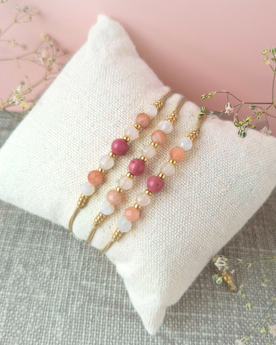 Zussenarmbandje met Edelstenen – Rhodoniet Kraal